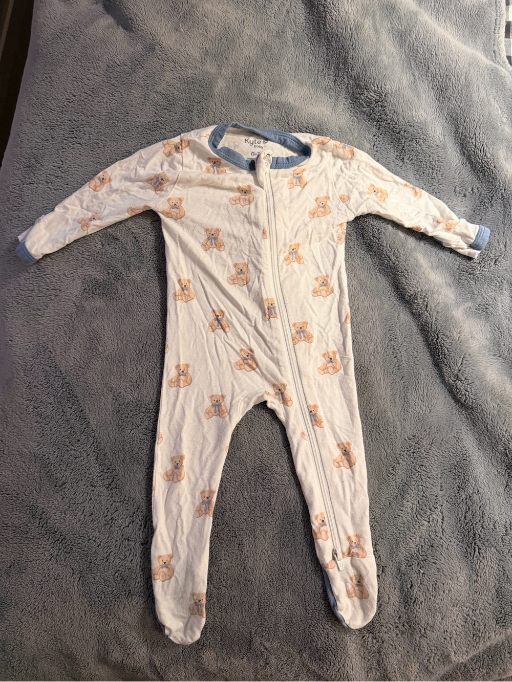 Kyte BABY footies x5 ( x3 0-3 , x2 NB)